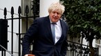 'Tôi đang bị buộc phải ra ngoài': Boris Johnson từ chức nghị sĩ